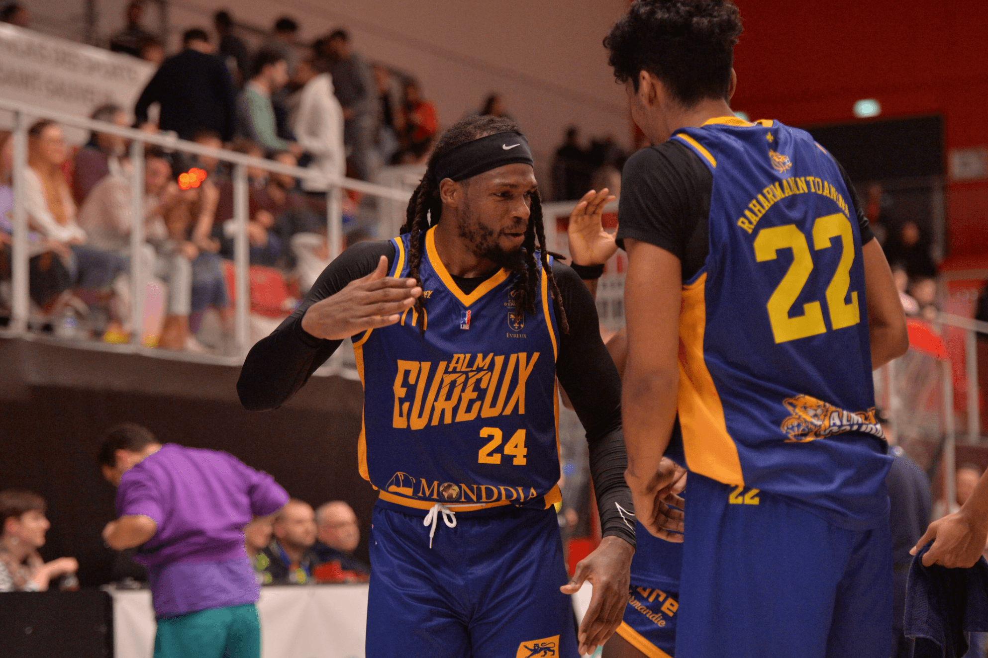 Évreux grand vainqueur dans le bas du classement, Champagne Basket continue sa remontée