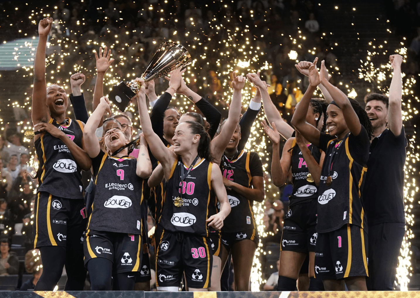 Alençon soulève le premier Trophée Coupe de France de son histoire contre Monaco BA