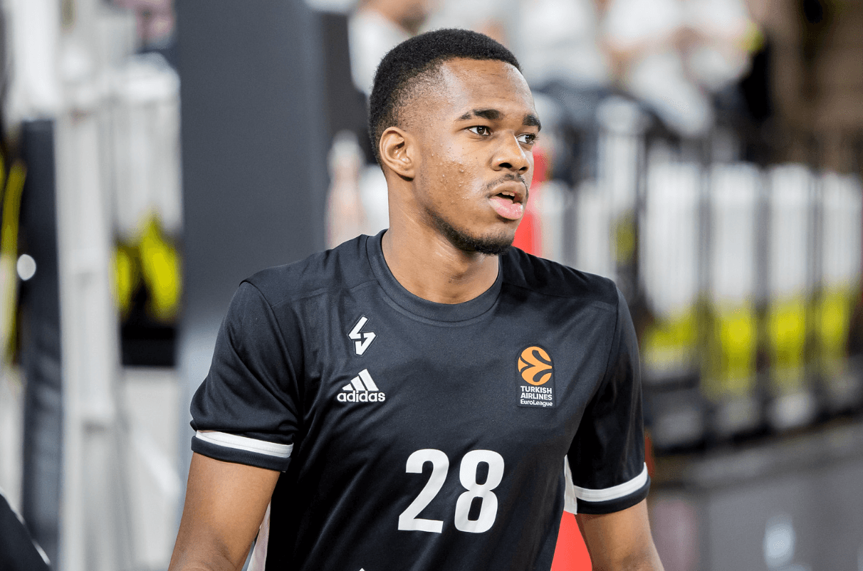 Kymany Houinsou s’engage avec Loyola pour sa 3e saison NCAA