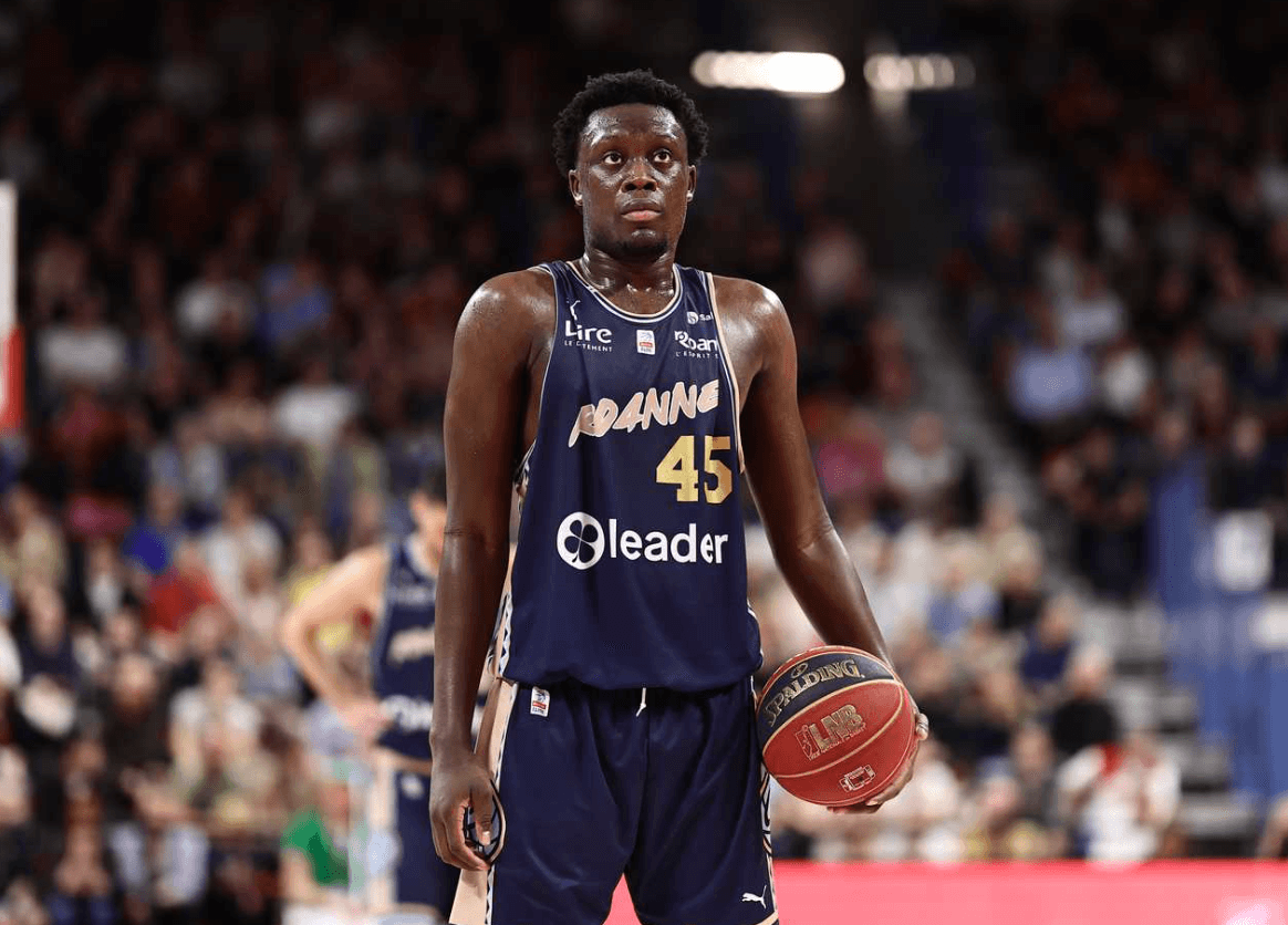 Shorts, Doumbouya, Clemons et Bibbins nominés au trophée de MVP du mois d’avril