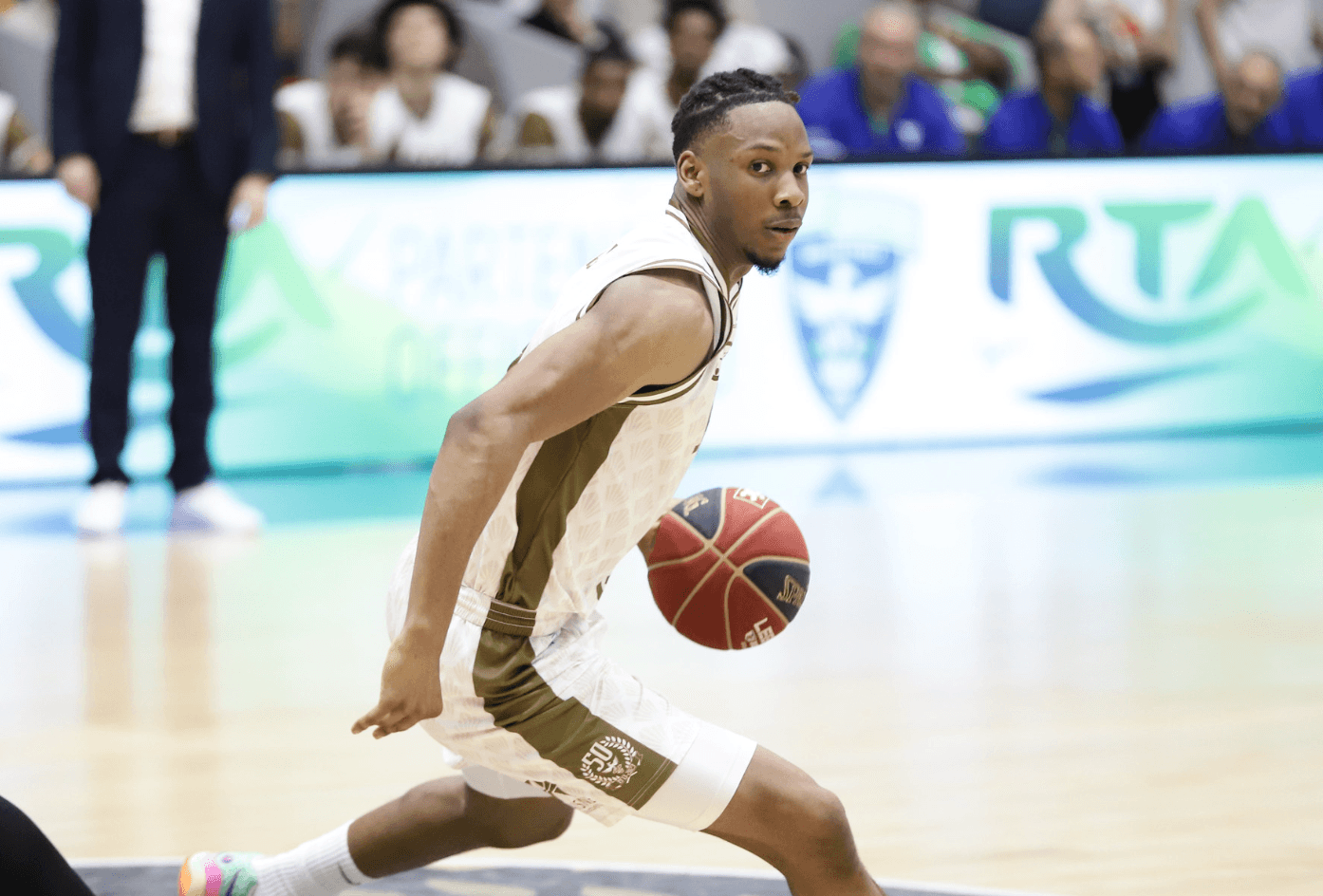 Melvin Ajinça a l’envie de rapidement intégrer la NBA avec Dallas