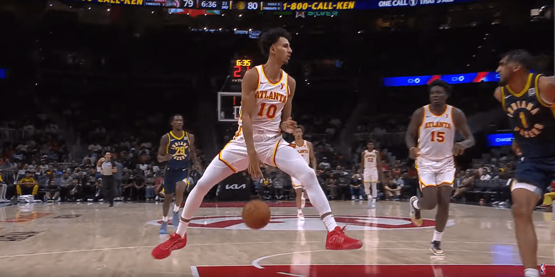 Zaccharie Risacher impressionne pour son premier match de présaison NBA avec Atlanta : « Une joie absolue que d’être sur le terrain ! »