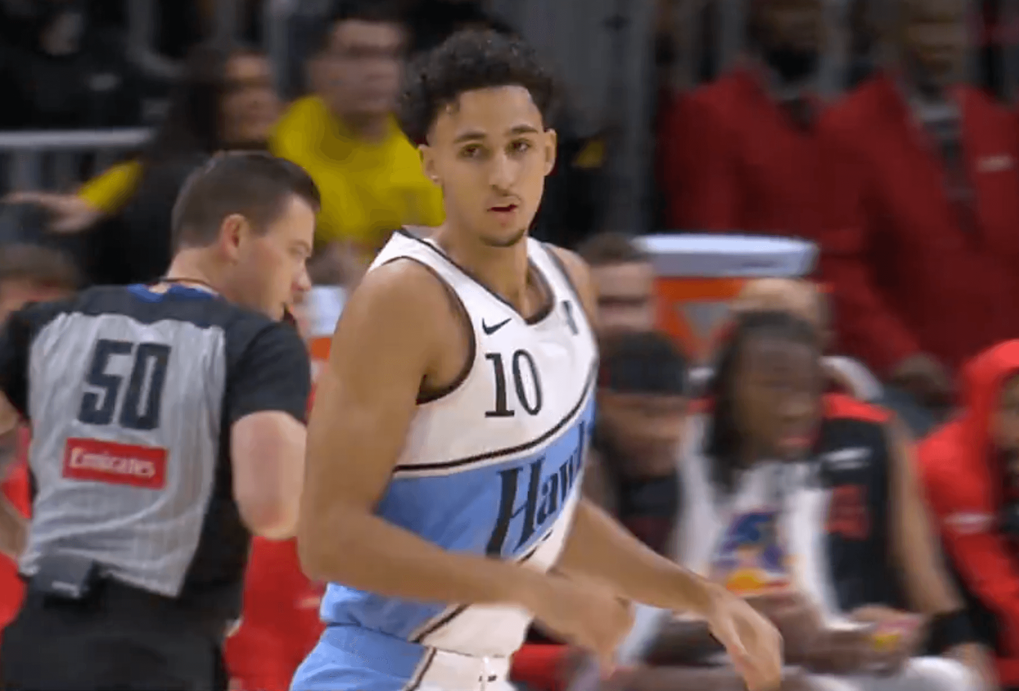 50 points en un quart-temps : l’énorme come-back de Risacher et des Hawks !