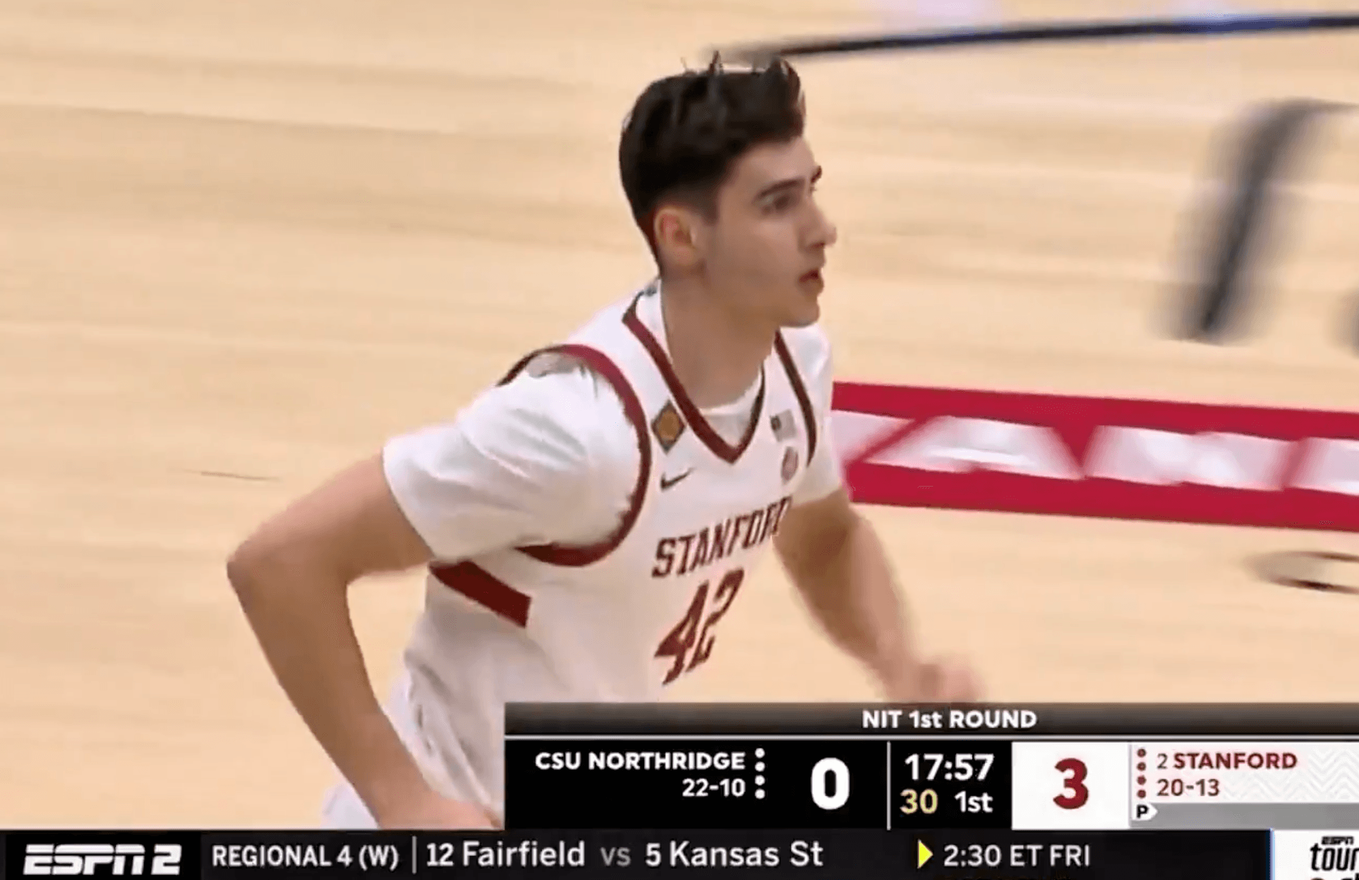 Maxime Raynaud et Stanford réussissent leur entrée en lice au NIT