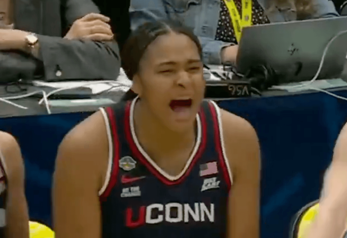 La Franco-Américaine Sarah Strong dominatrice pour remporter la March Madness avec UConn !
