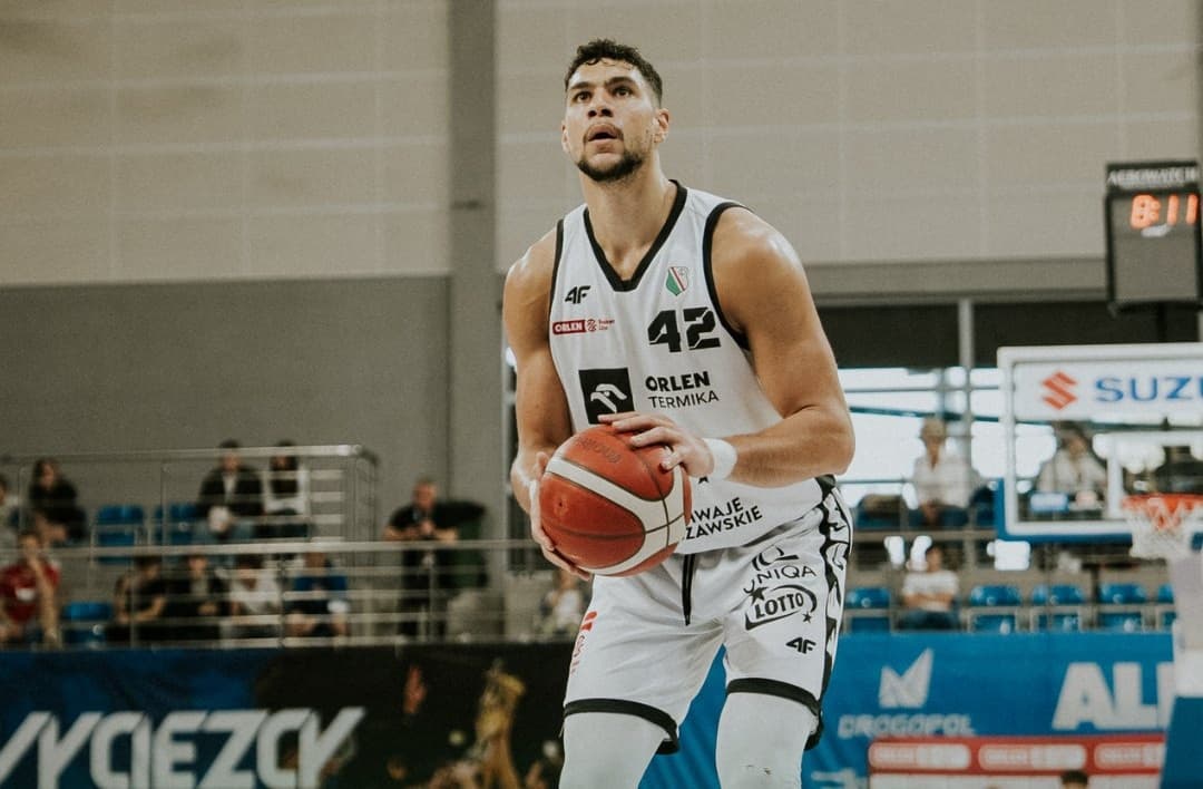 Carl Ponsar explose ses records en Pologne et le Legia Varsovie file en demi-finale des playoffs