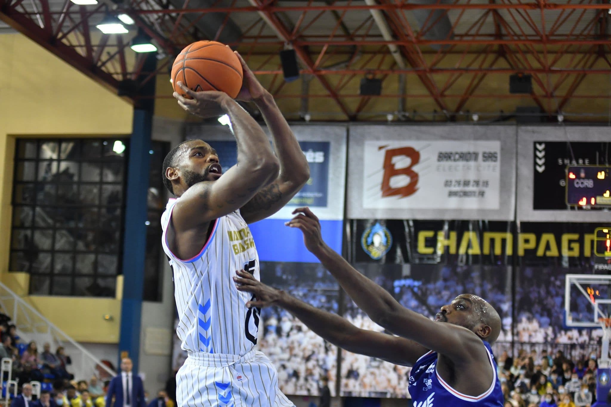 Champagne Basket leader devant Le Mans et l’ASVEL, Brandon Jefferson donne à l’Élan Béarnais sa 1ère victoire