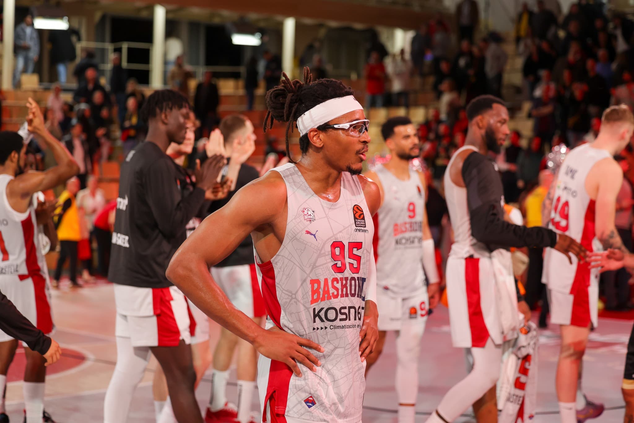 Chima Moneke signe à l’Étoile Rouge de Belgrade après deux belles saisons à Baskonia