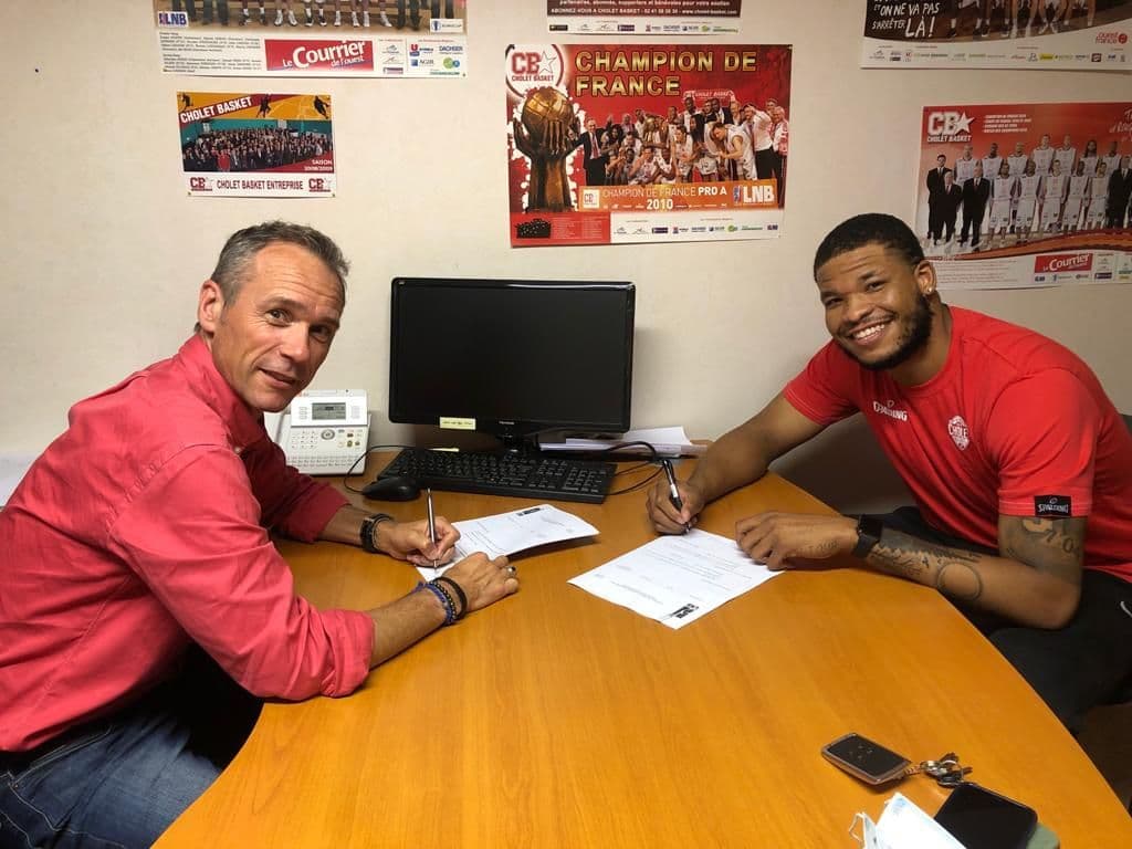 Cholet avec Kennedy Meeks contre l’Elan Béarnais
