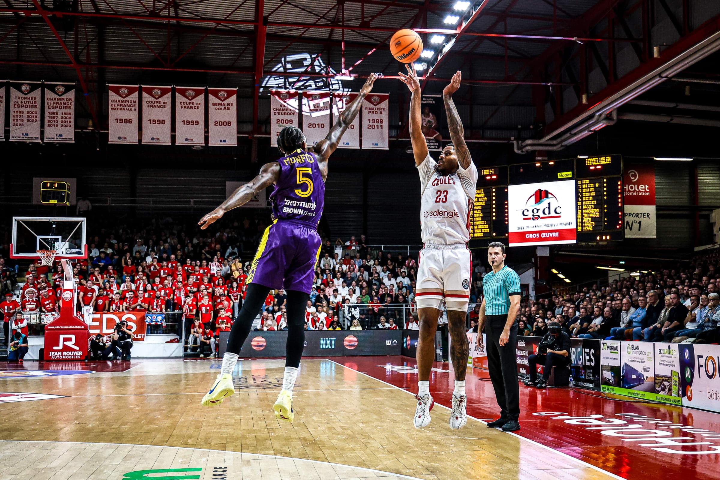 Cholet Basket à guichets fermés, mais freiné par sa salle : « Tous les curseurs sont à fond »