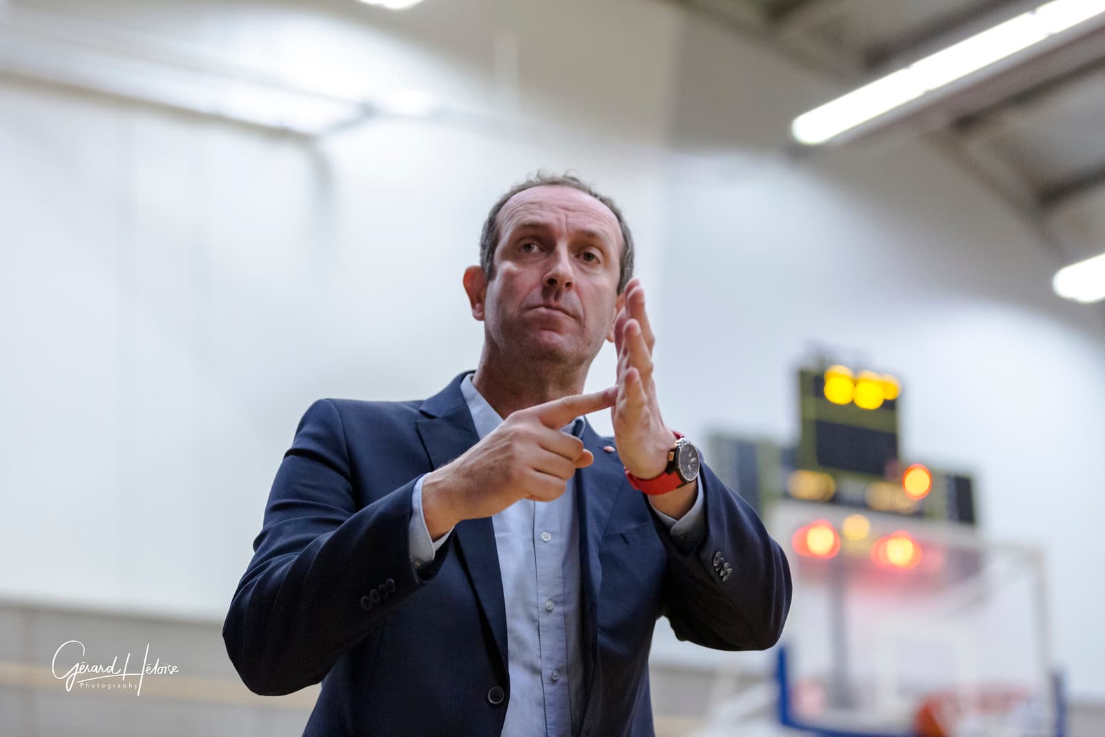 L’entraîneur Chris Chougaz vers la sortie à Tarbes-Lourdes
