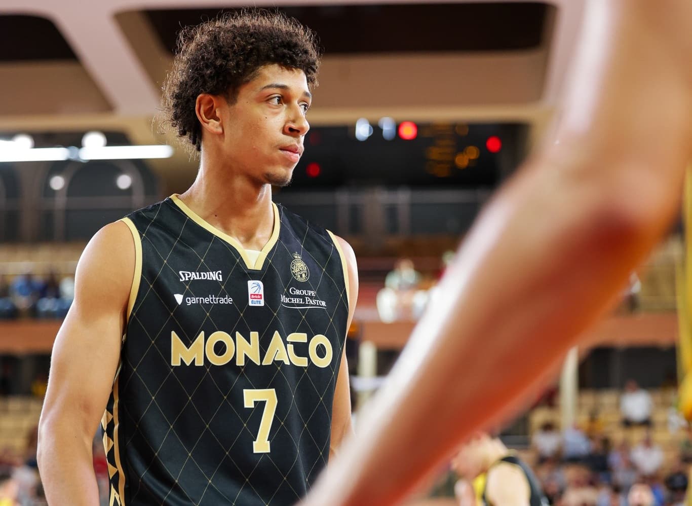 Clarence Massamba, espoir de l’AS Monaco, s’engage avec Tennessee en NCAA