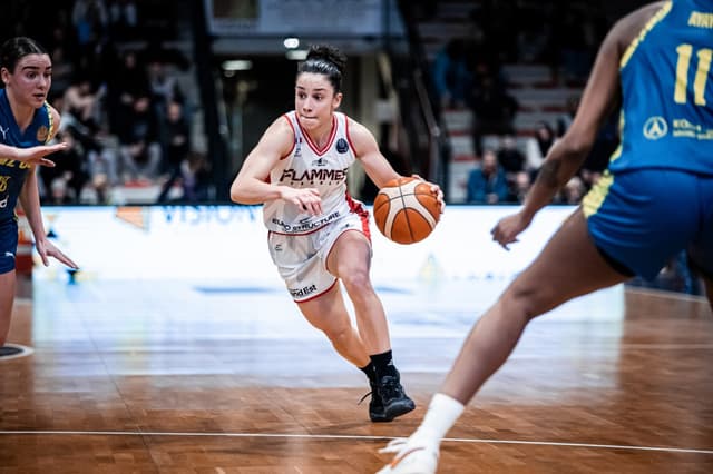 Les Flammes Carolo impitoyables avec l’ASVEL, Basket Landes tient bon face à Chartres, Bourges fait tomber Landerneau en Bretagne