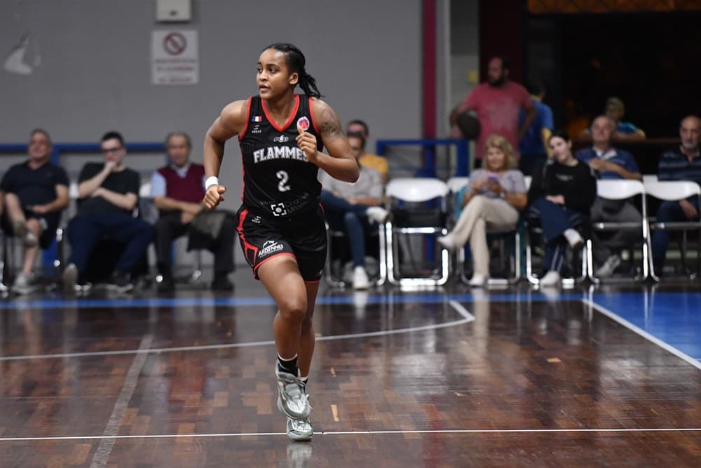 L’internationale canadienne Shay Colley quitte les Flammes Carolo