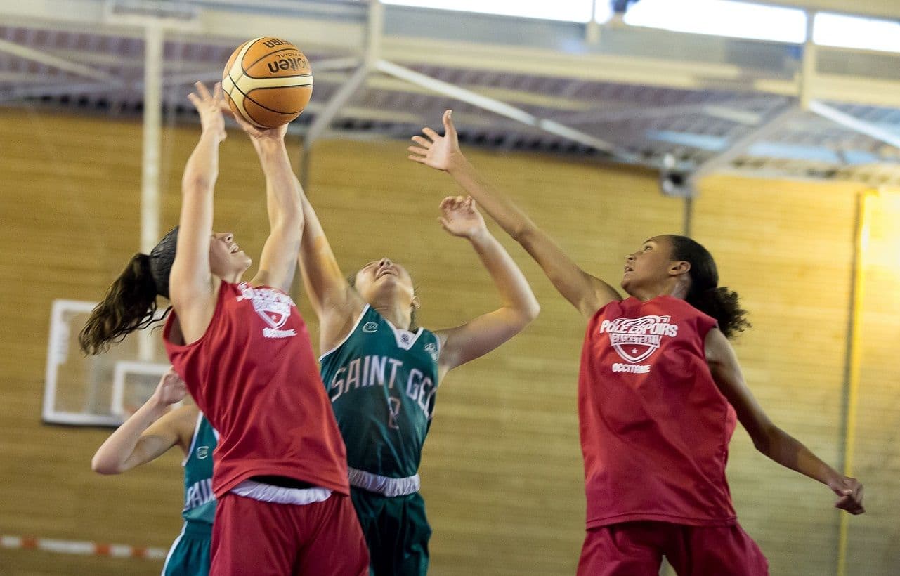 Comment diminuer les risques de rupture des ligaments croisés chez les jeunes basketteuses ?
