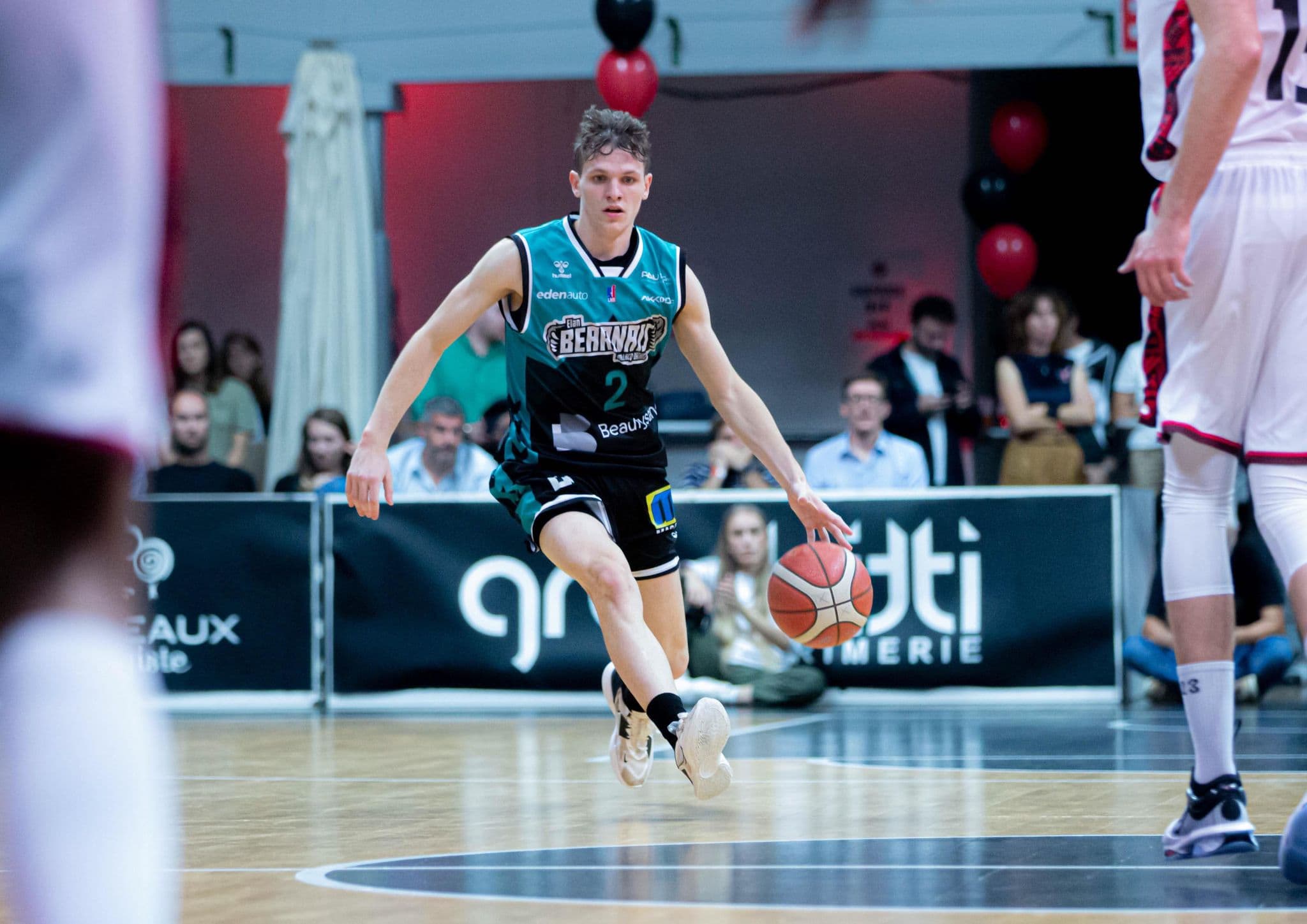 Dalil Hadi passe professionnel à l’Élan béarnais