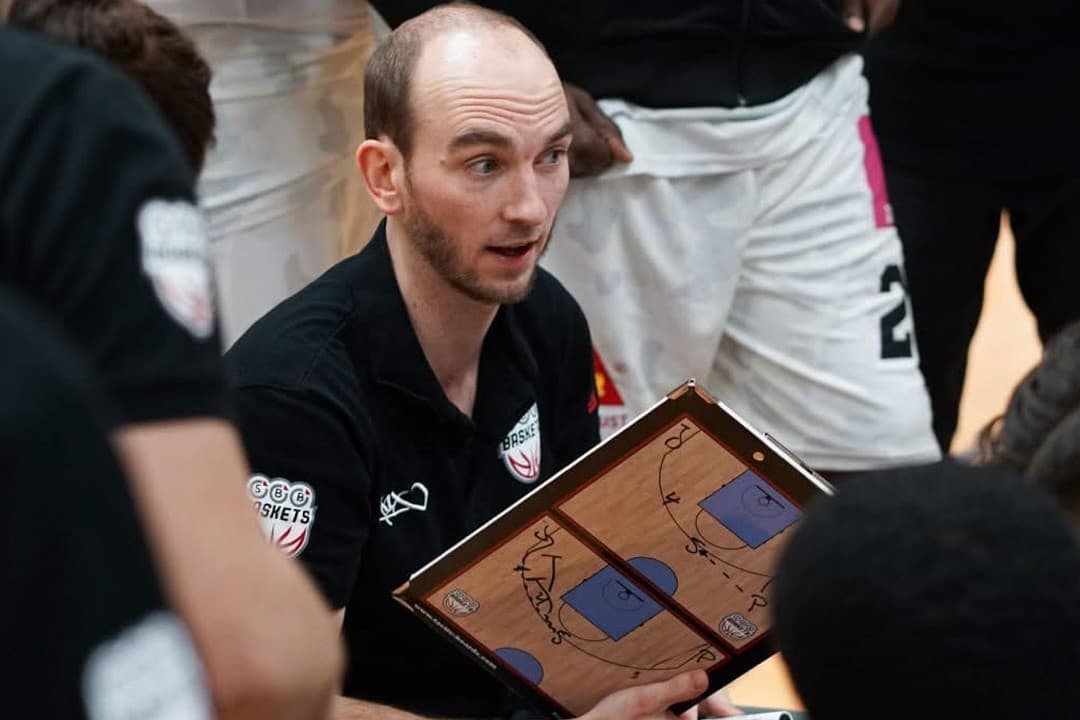 Le Paris Basketball renforce le staff de Julius Thomas avec un nouvel assistant-coach passé par… Bonn !