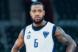Darius Johnson et la Chorale de Roanne ont largement battu l'Elan béarnais ce samedi