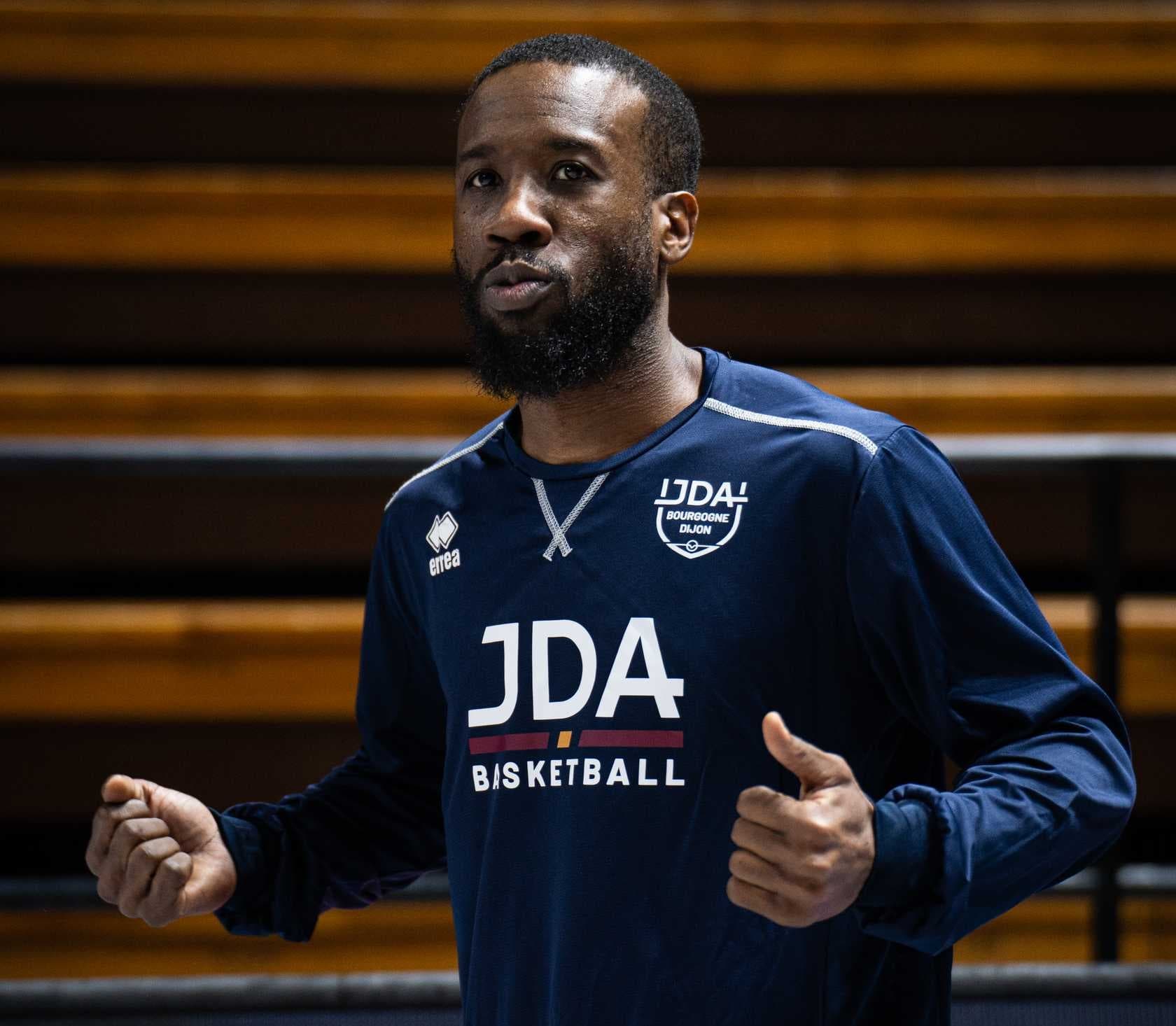 Sur le terrain ou dans les bureaux, David Holston parti pour rester à Dijon ?