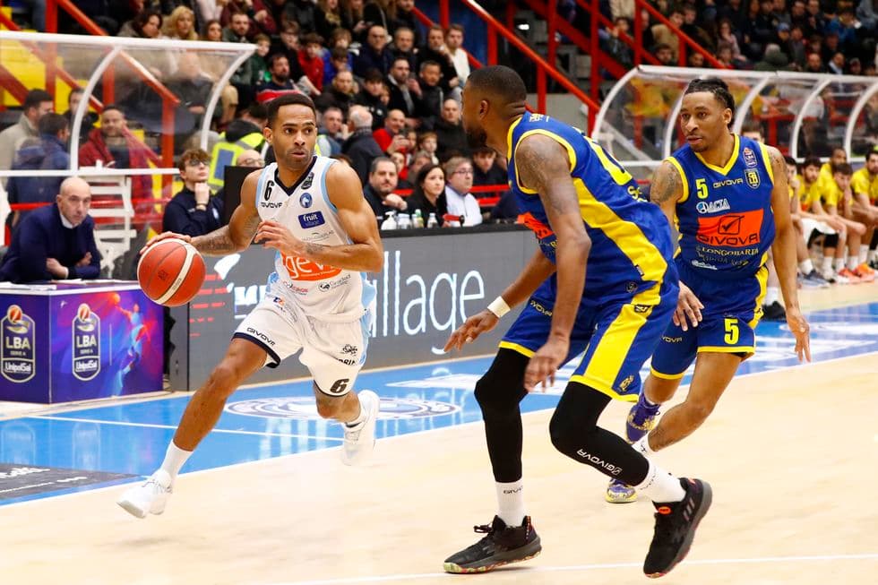 Un David Michineau record permet à Naples d’arracher la victoire