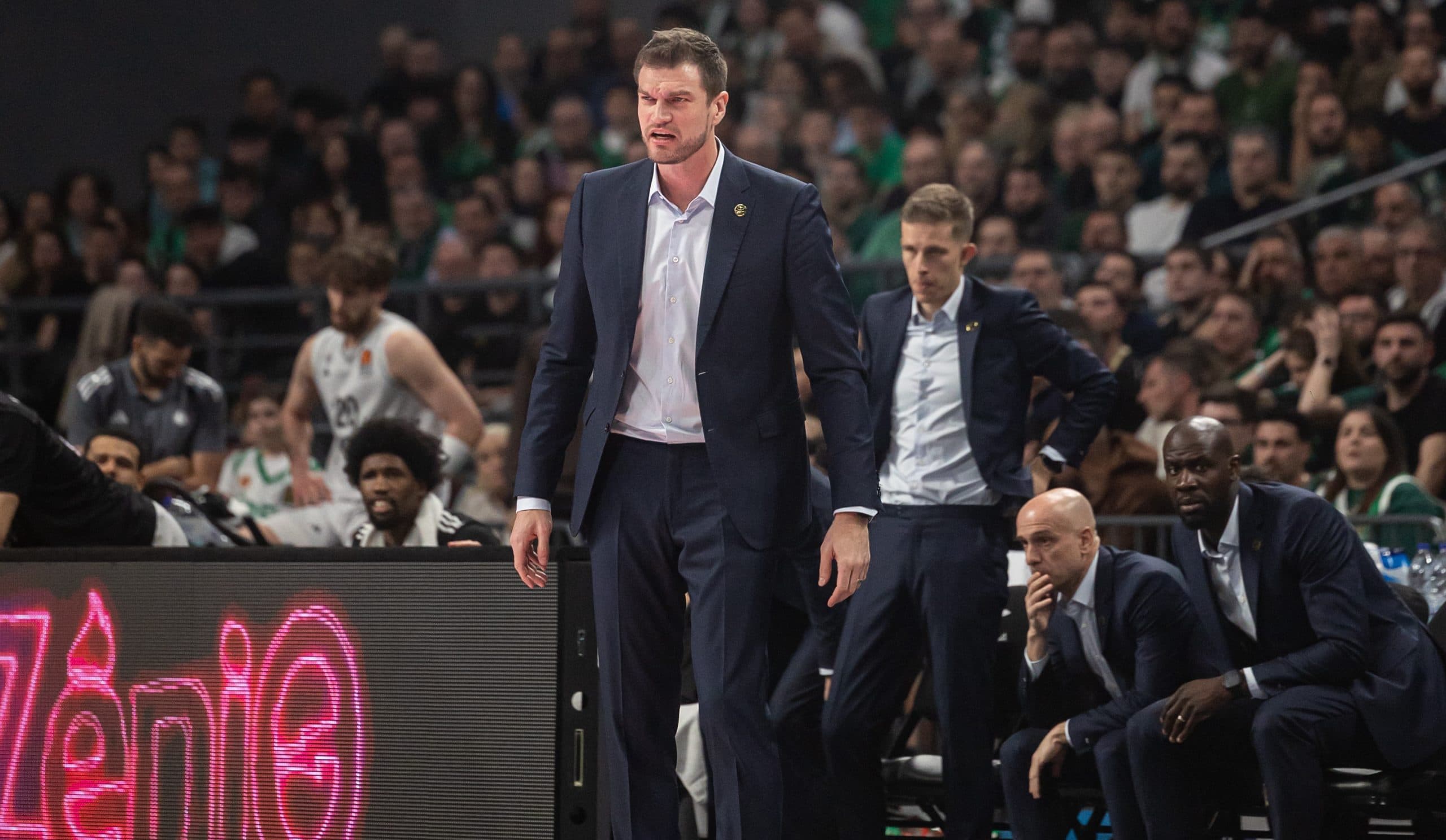 Paris vise l’exploit contre le Fenerbahçe : le rêve du Final Four passe par Istanbul