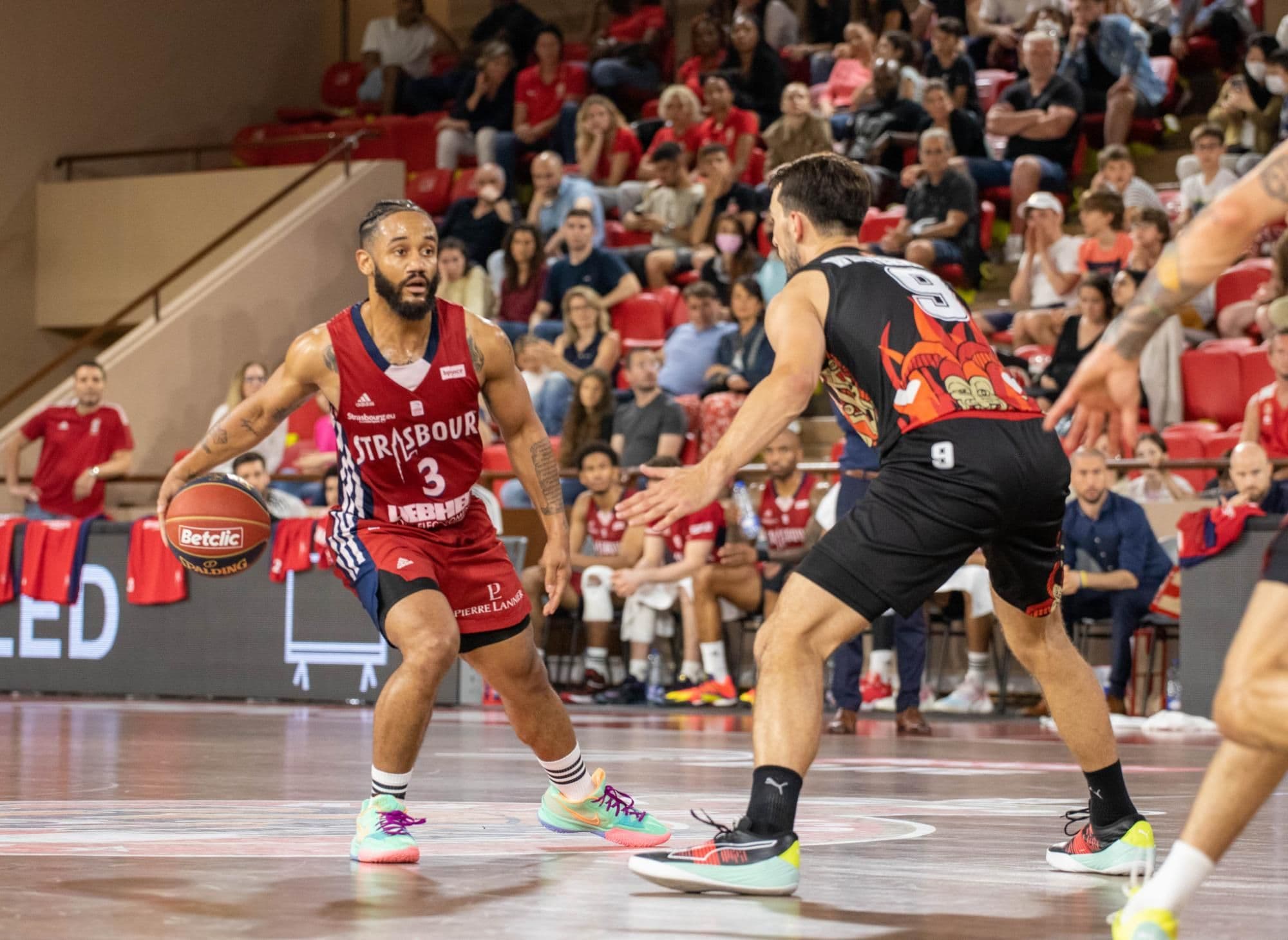Des Strasbourgeois héroïques prennent l’avantage sur le rocher !