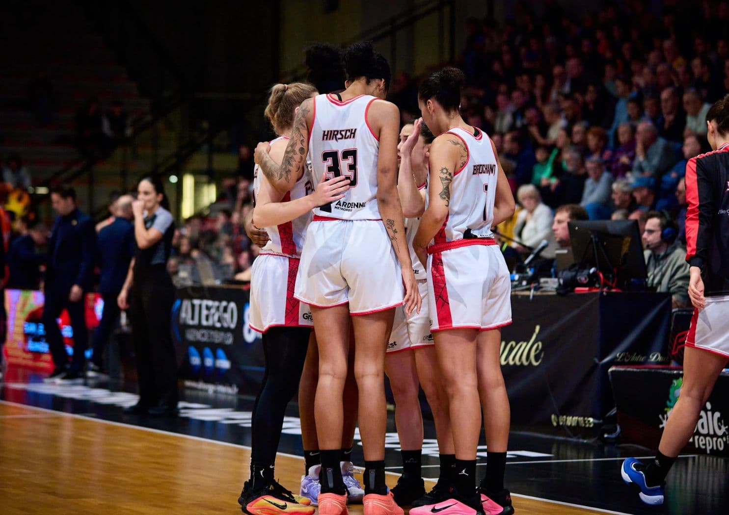 Le buzzer-beater des Flammes Carolo annulé à quelques milli-secondes, Bourges sombre à Gérone