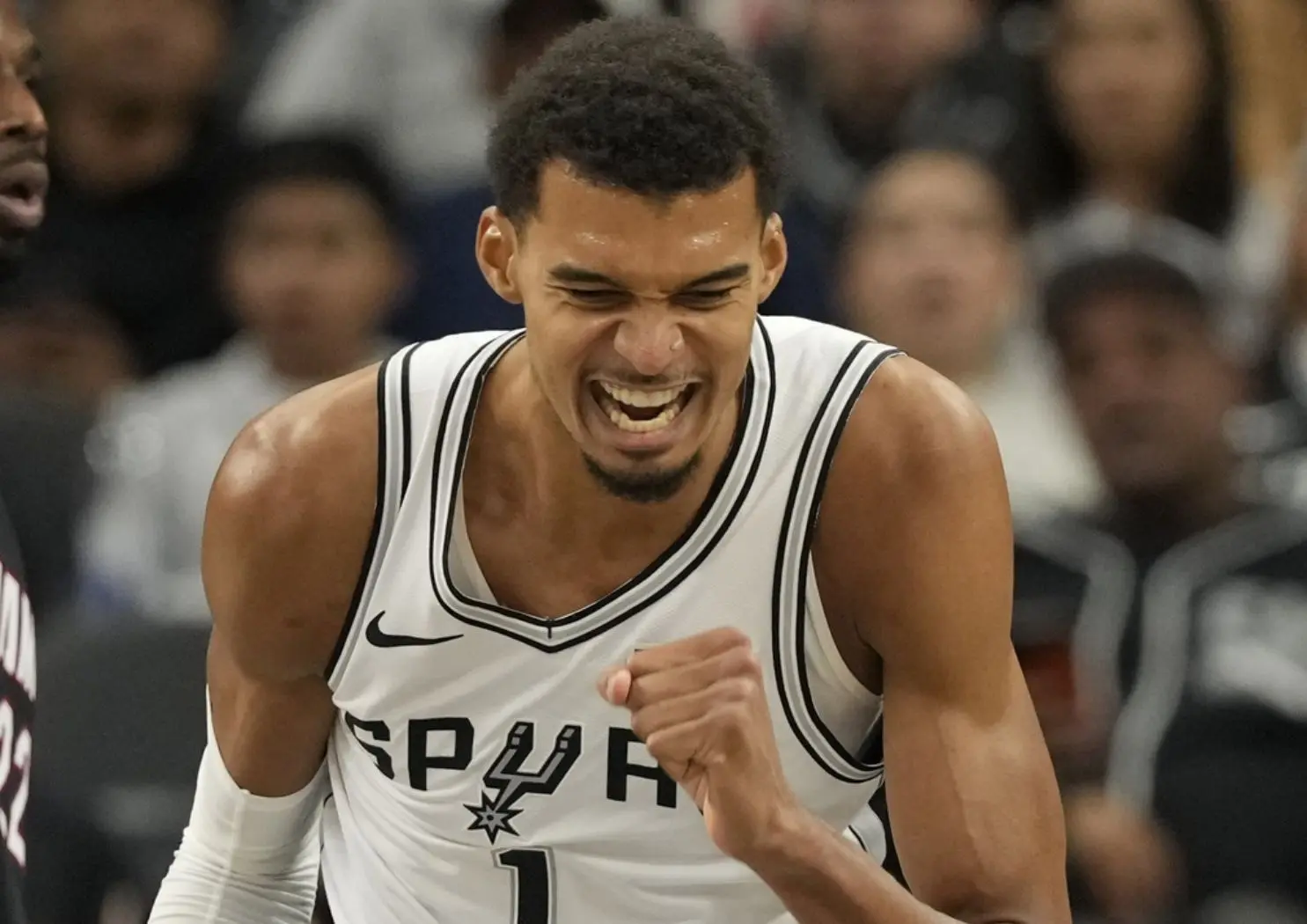 40 d’évaluation pour Victor Wembanyama, et les Spurs en 5-0 pour… la première fois de leur histoire !