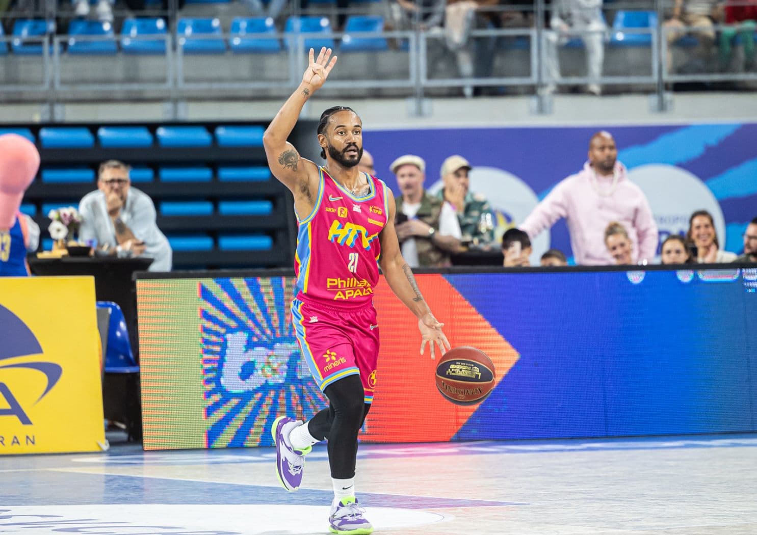 Le HTV remonte derrière un John Roberson intenable, Roanne peut dire merci à Jahvon Blair