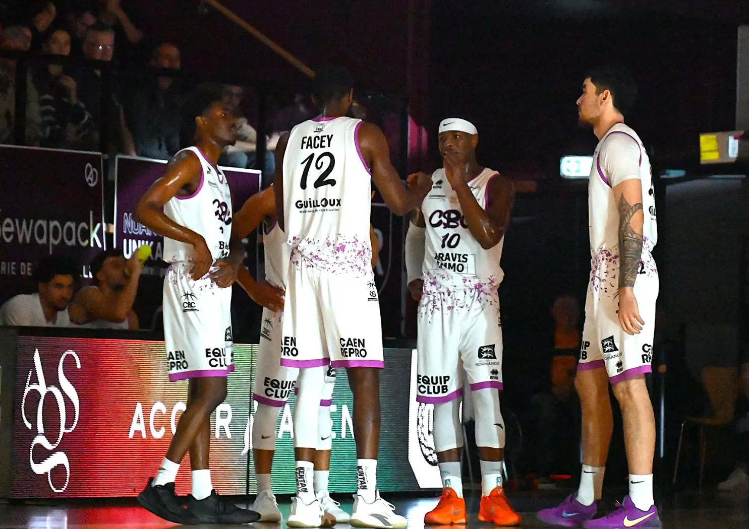 Caen à la recherche d’un poste 5 pendant la trêve : « Les agents nous ont proposé plusieurs joueurs »