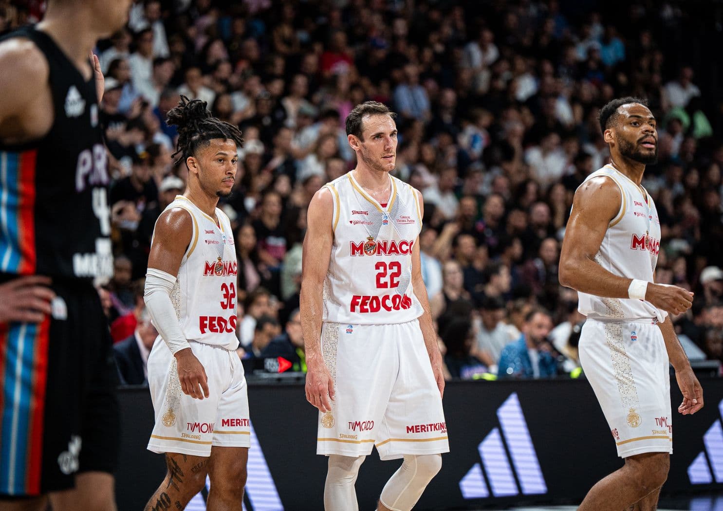 Monaco sort les champions en titre parisiens, vaillants malgré l’exclusion de Nadir Hifi !