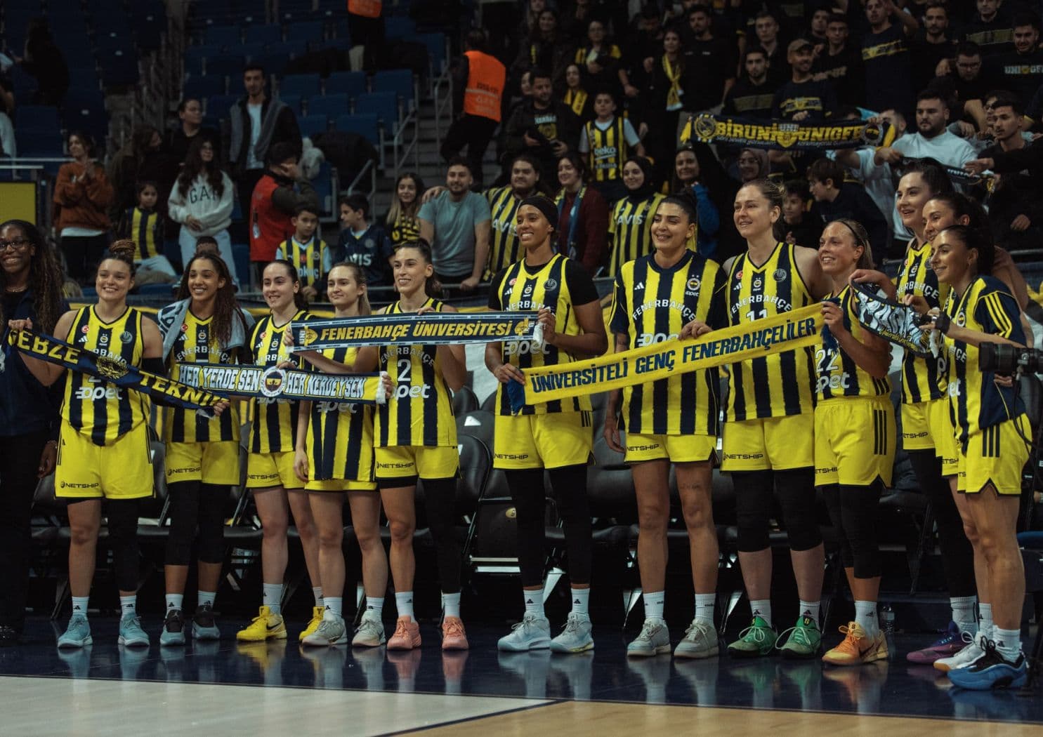 Le duo Gabby Williams-Iliana Rupert mène Fenerbahçe vers une victoire de quasiment 50 points