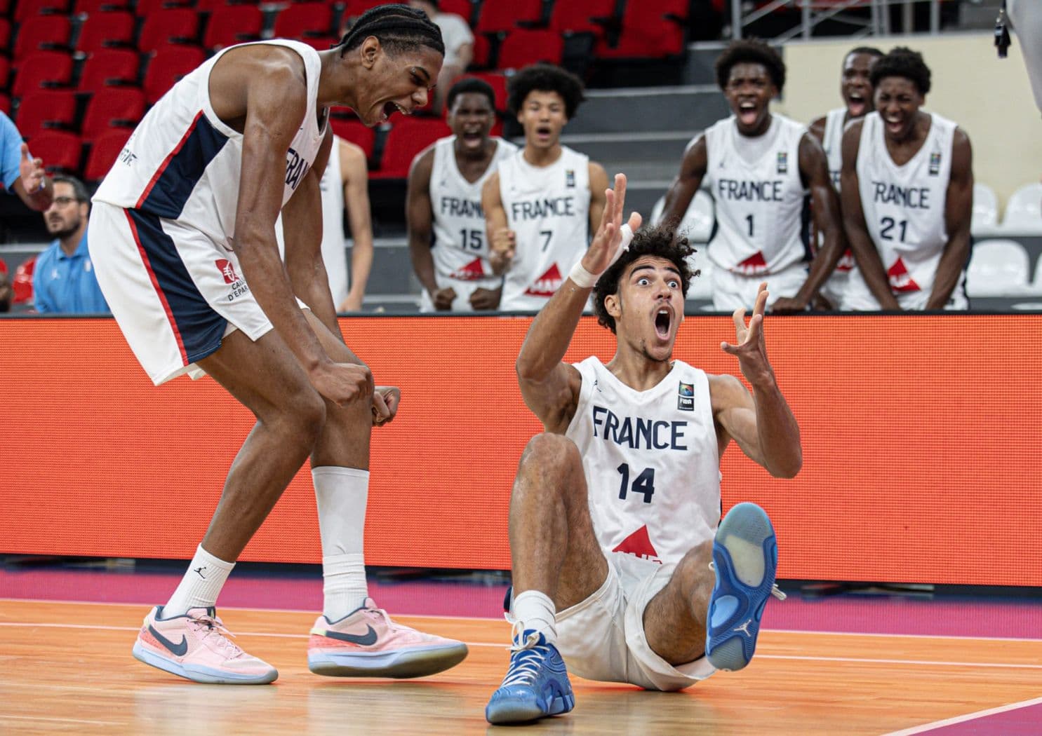 Le Pôle France valide sa première victoire de la saison, avec des 2009 qui performent