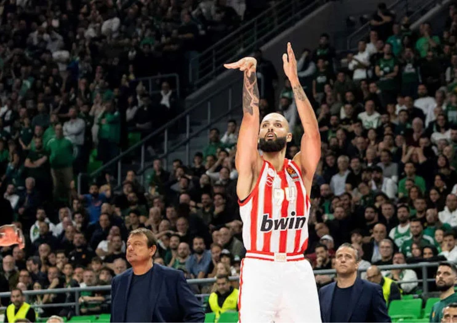 Le derby athénien reste dans les mains de l’Olympiakos, malgré un Evan Fournier à -1 d’évaluation