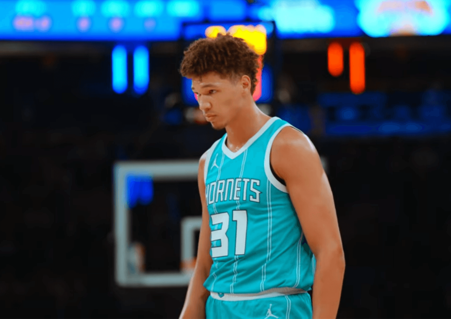 sur Le Roster. | Le bilan des Français en NBA à la mi-saison : qui s'en sort ? Le pire pourcentage aux tirs de NBA est pour… Tidjane Salaün