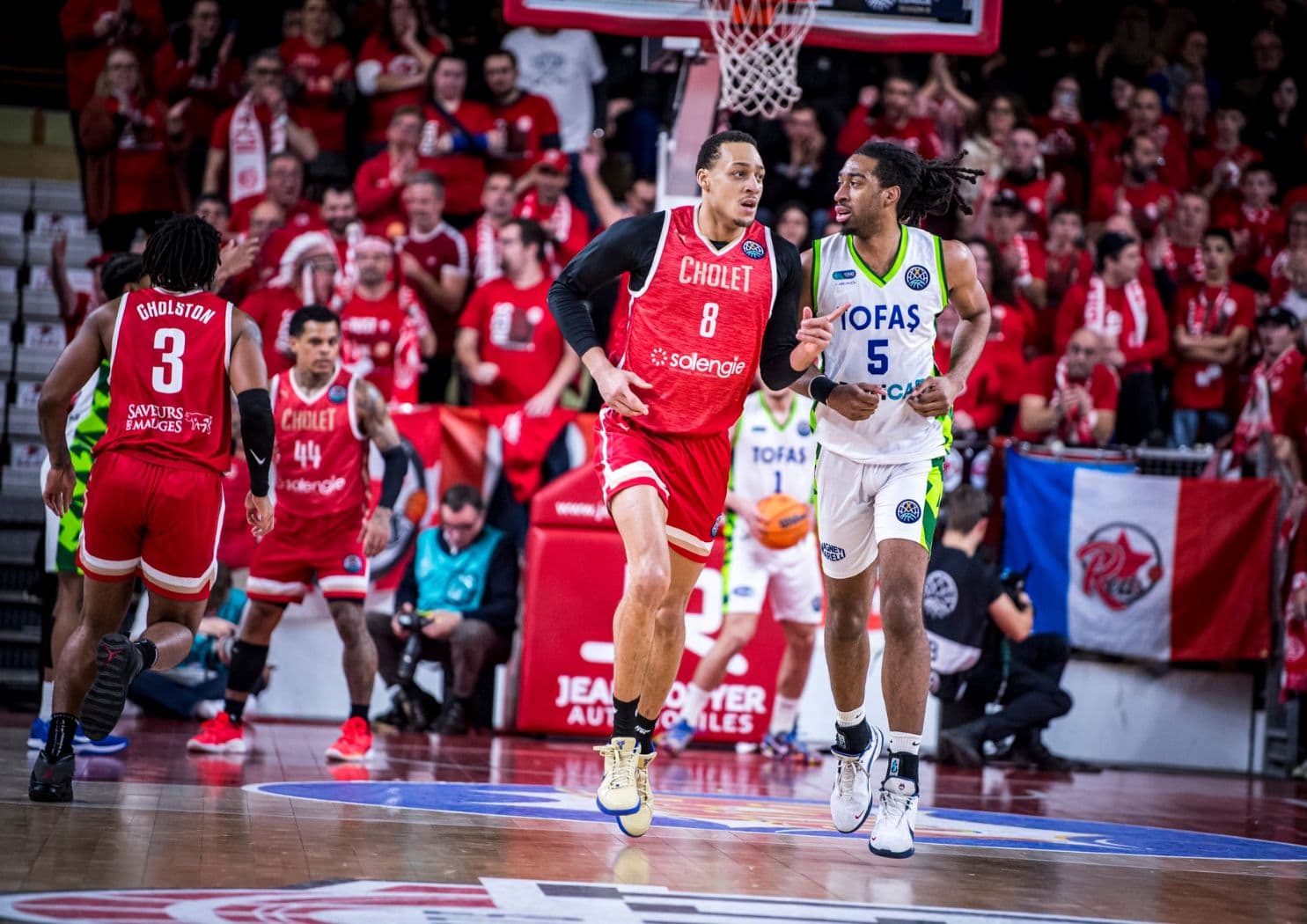 Cholet fait craquer Bursa et s’offre le droit à un Match 3 décisif en Turquie