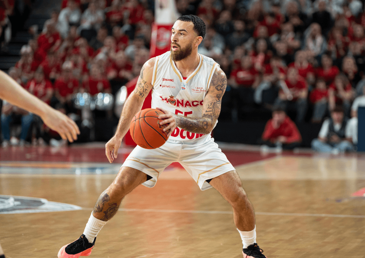 Une victoire étriquée de Monaco contre Baskonia pour fêter les 5 000 points de Mike James