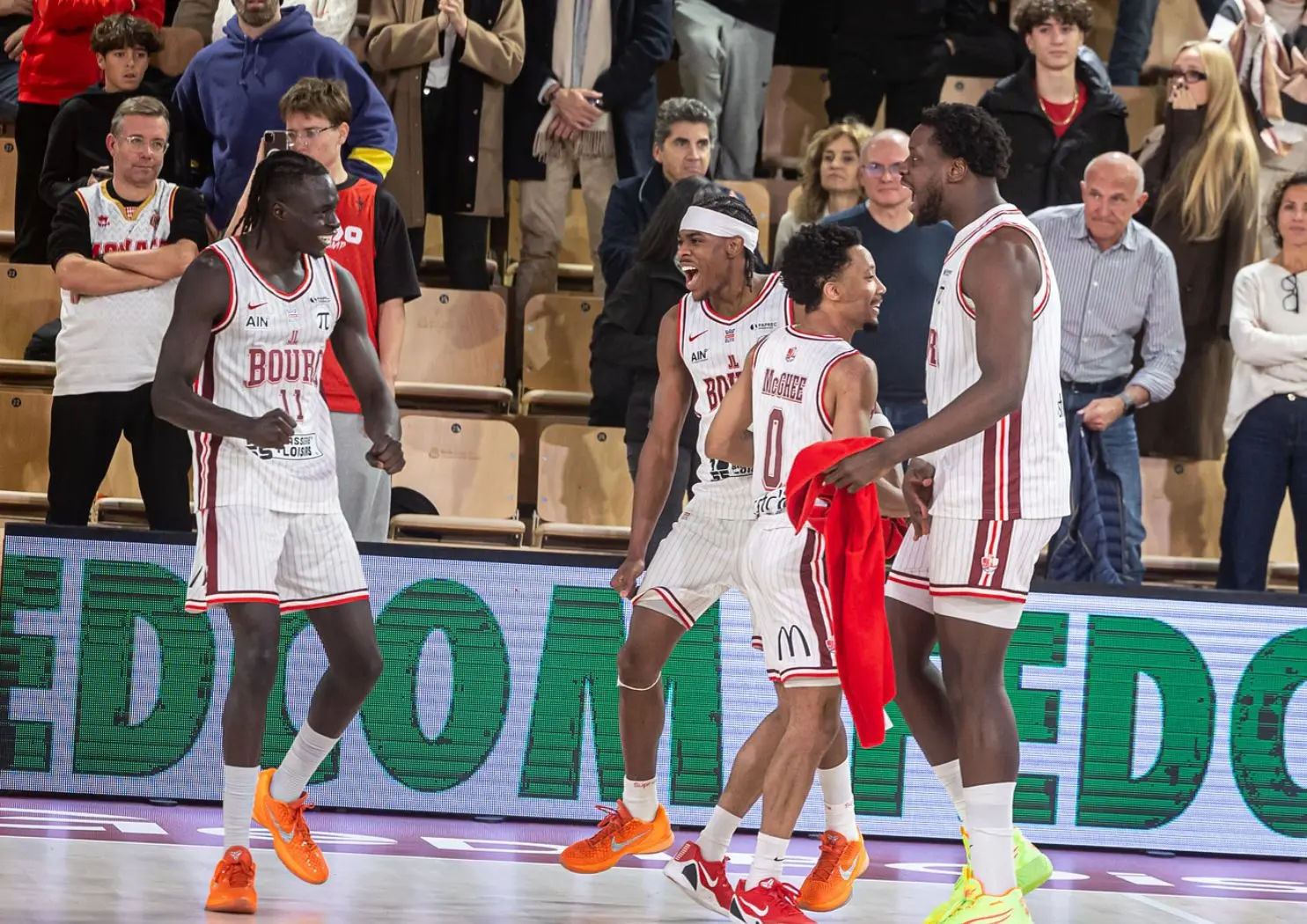 9-0 et un buzzer beater : exceptionnelle JL Bourg et son duo McGhee-Moularé qui vole la victoire à Londres