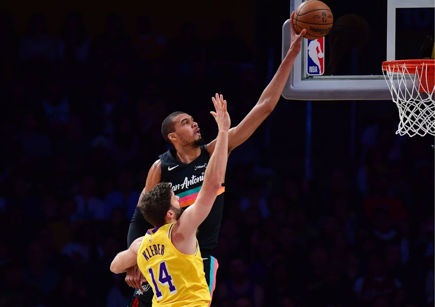 Victor Wembanyama sur les bases… du record de Wilt Chamberlain pendant un quart-temps