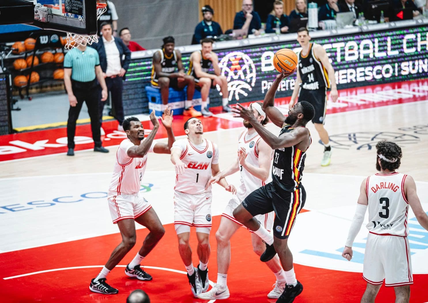 Dans le duel entre les deux équipes éliminées, Chalon clôture sa saison européenne par une défaite à Wurzburg