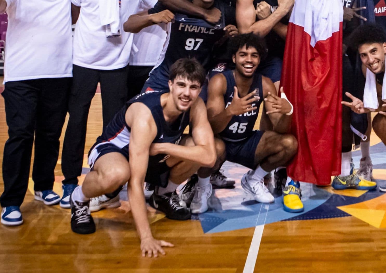 Petar Majstorovic connaît sa nouvelle fac, Yohann Sissoko et Lilian Marville entrent sur le portail pour la trouver