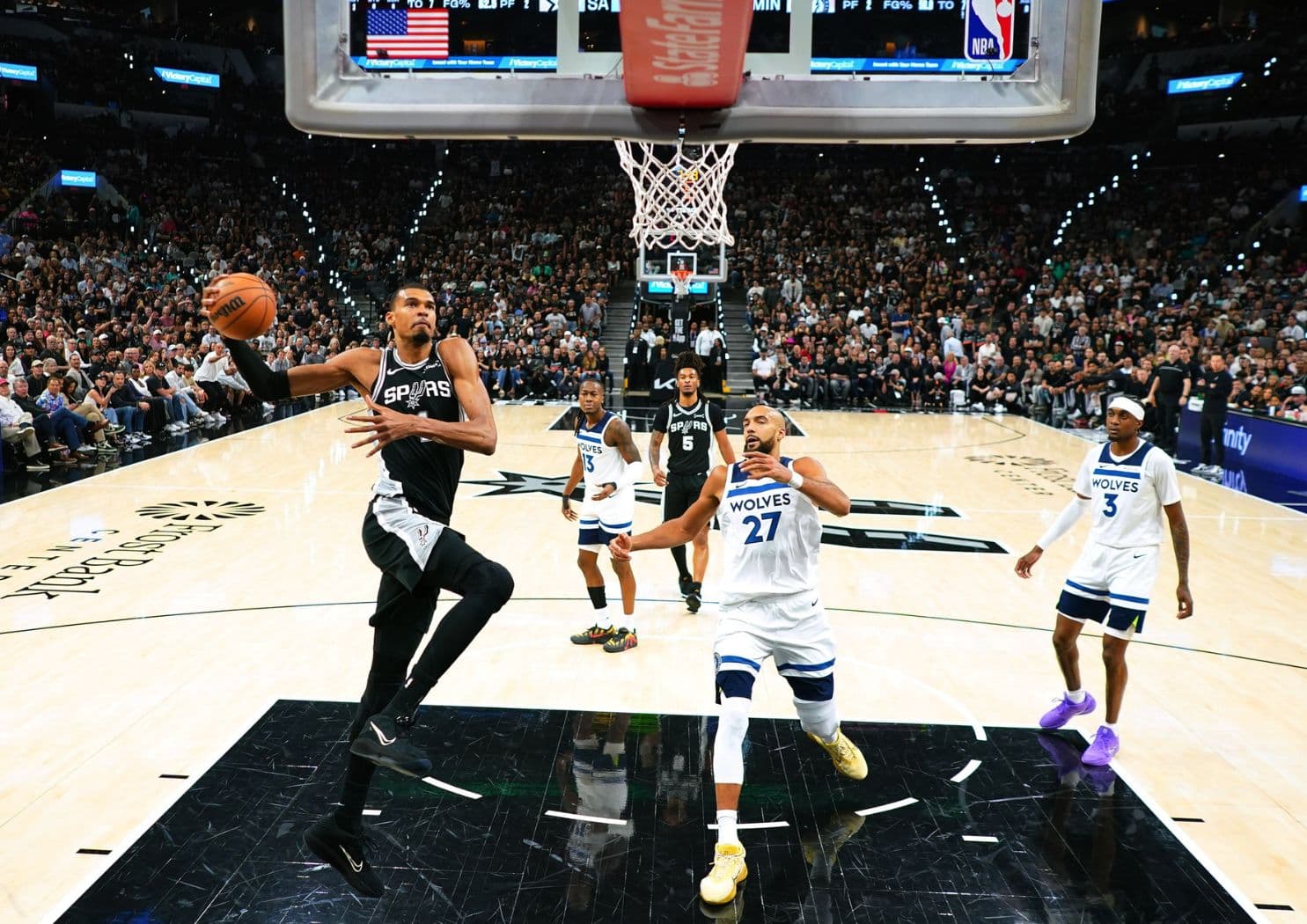 Playoffs NBA : Les Spurs d’un Victor Wembanyama déchaîné sont à une victoire de la qualification !