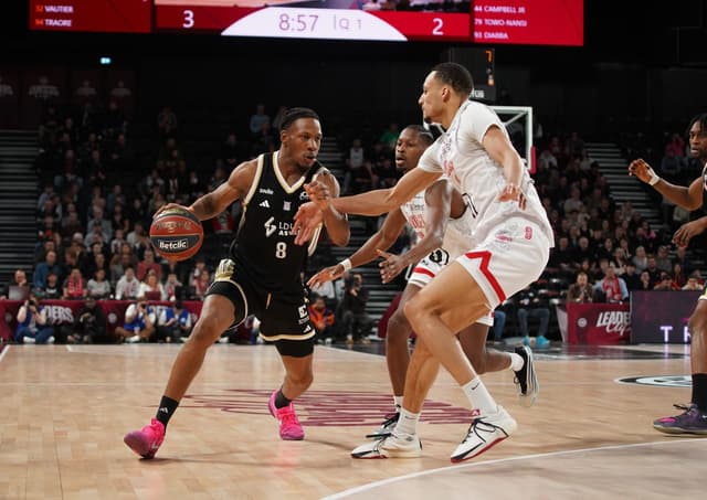 Jeu au large contre intensité à l’intérieur : l’ASVEL triomphe de Cholet au Match 1 !
