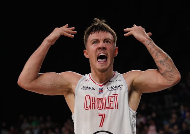 Cholet tient un nouvel exploit : le champion en titre parisien piégé dès le Match 1 !