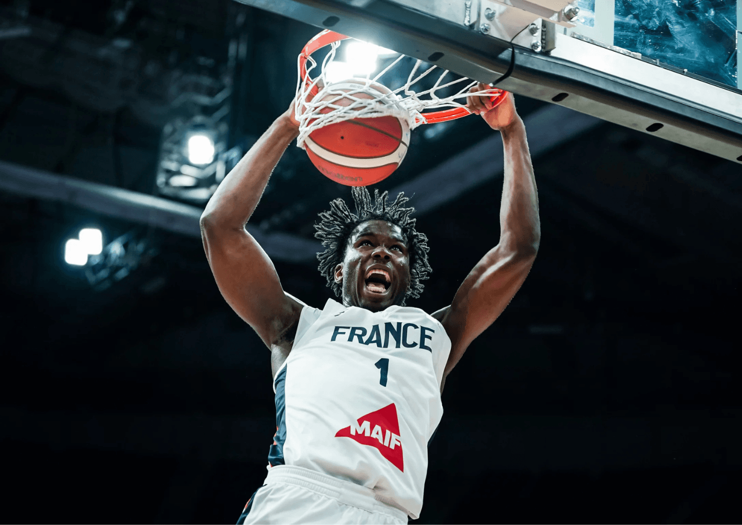 Malgré une nouvelle frayeur, la France se qualifie tout de même en quarts de l’Euro U18