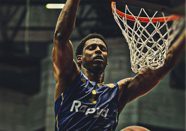 Meilleur match en carrière pour Jaylen Hoard, les 29 points de Fournier n’évitent pas la défaite de l’Olympiakos