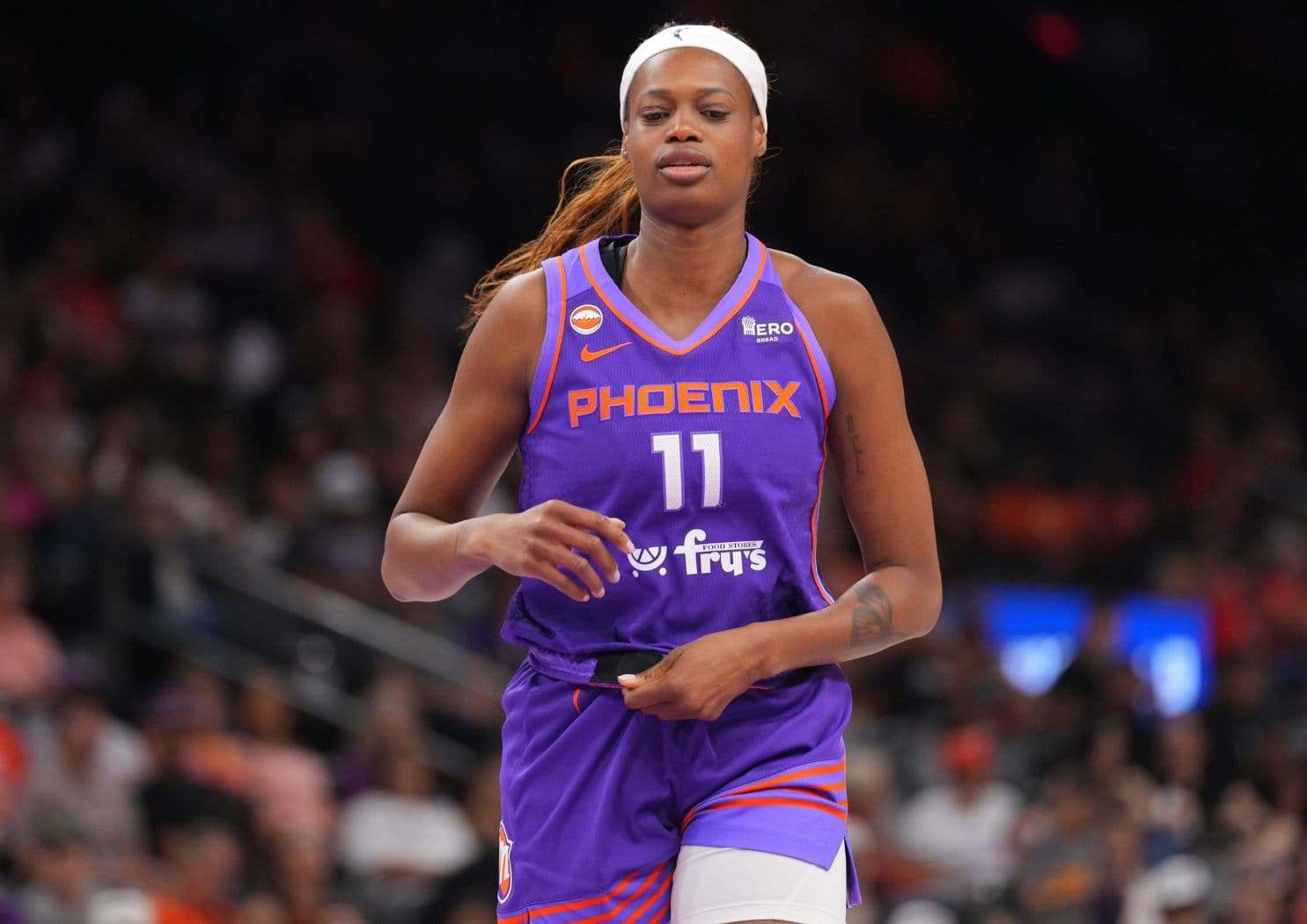 « Il faudrait peut-être que je sois un peu moins européenne » : Valériane Ayayi raconte ses difficultés en WNBA