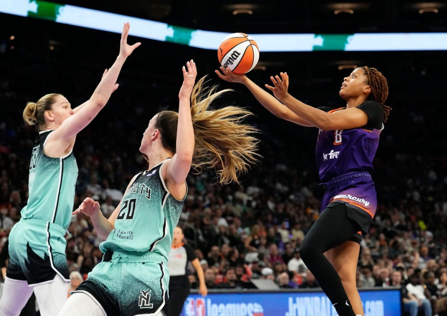 Le Mercury de Monique Akoa-Makani élimine le Liberty de Marine Johannès, champion en titre