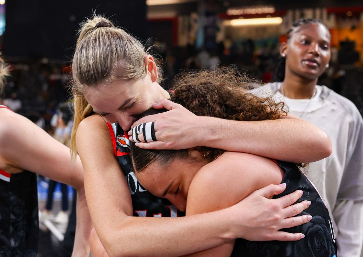 Déjà un troisième double-double pour Carla Leite, revers historique pour les 3 Françaises de Phoenix
