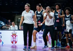 « Extraordinaire », « attachante », « envie d’aller à la guerre avec elle » : La coach Élise Prodhomme vue par ses joueurs